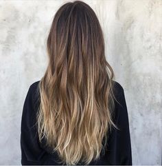 𝐉𝐄𝐒𝐒𝐈𝐂𝐀𝐗𝐎𝐗𝐒𝐓𝐎𝐍𝐄 Hair Color Balayage Blonde, Balayage Straight Hair, Blonde Ends, Color Balayage, Balayage Hair Dark, Balayage Blonde, Balayage Hair Blonde, Brown Blonde Hair, Ombre Hair Color