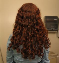 Red Henna Hair, Red Hair Pictures, Curly Red Hair, Hair Pics, Bronze Hair, Red Curly Hair, Ginger Hair Color, Henna Hair, Curly Hair Types