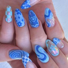 Press On Nails Tips, Graffiti Nails, Nagel Tips, Nails Tips, Flower Nail Designs, Almond Acrylic Nails, Nails Almond, Cute Heart, Stick On Nails