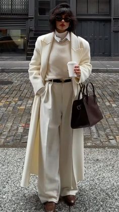 Rich Outfits Classy Winter, Rich Outfits Classy, Winter Rainy Day, Winter Rainy Day Outfit, Fall Inspo Outfits, Rainy Day Outfit Ideas, Rainy Day Style, Rainy Day Outfits, Day Outfit Ideas