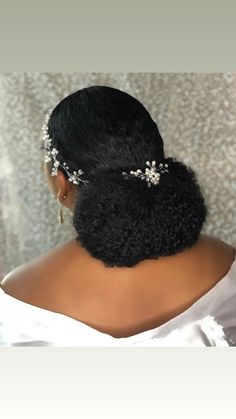 Bridal Afro Hairstyles, Wedding Dresses Sydney, Natural Hair Wedding, Cabello Afro Natural, Black Wedding Hairstyles, Natural Wedding Hairstyles, Natural Glam Makeup, Afro Natural, Natural Hair Bride