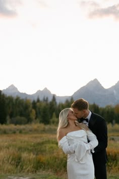 Intimate wedding, intimate wedding inspiration, mountain wedding, mountain bridals, grand Teton national park, timeless wedding photos, romantic wedding, elopement, eloping, destination wedding, elopement photographer, intimate wedding photographer, Brynn Kelley Photography. Western Mountain Elopement, Snow Canyon Bridals, Utah Winter Wedding, North Georgia Elopement, Arches National Park Wedding, Arizona Wedding Photography, Tennessee Elopement Destinations, Garden Of The Gods Elopement Photos, Colorado Wedding Photos