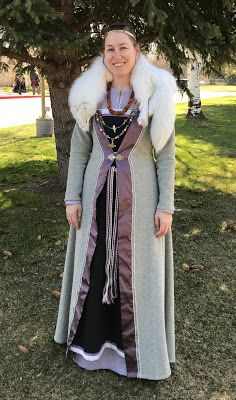 Jane Fox Historical Costumes: Norse Clothing and Vikings in the SCA Nordic Clothing, Ivar Vikings, Norse Clothing, Norman Conquest, Aged Clothing, Viking Garb, Medieval Garb, Viking Reenactment, Viking Dress