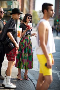 the best Hungry Ghost, Diy Skirts, The Sartorialist, Street Chic, Looks Style, Outfits Casuales, Printed Skirts, Cuba