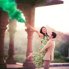 शादी की तस्वीरें, Brown Forest, Pre Wedding Photoshoot Outdoor, Wedding Photoshoot Poses, Indian Wedding Photography Poses