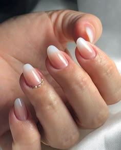 Pink Tip Nails, Lilac Nails, Gel Toe Nails, Nail Salon Design, Romantic Nails, Bride Nails, Short Acrylic Nails Designs, Short Acrylic Nails, Nail Decorations