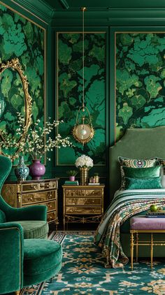 Dark Green Bedroom Jewel Tone Bathroom, Maximalist Bedroom Ideas, Modern Vintage Bathroom, Maximalist Bedroom, Vintage Bathroom Decor, Diy Vintage Decor, Modern Vintage Decor, Green Walls, Bathroom Trends