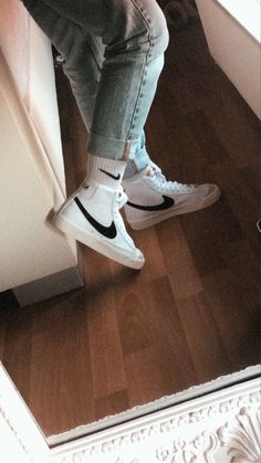 Nike Blazer Mid 77 Aesthetic, Nike Blazer Outfit, Nike Blazer Mid 77 Outfit, Nike Blazers Outfit, Nike Blazers, Sneaker Trend, Jordan Shoes Girls, Nike Blazer Mid 77, Nike Blazers Mid