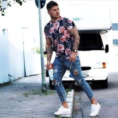 Mh Tattoo, High Fashion Men, Men With Street Style, Outfit Trends, Black Men Fashion, Tomboy Fashion, Mens Fashion Summer, Mens Casual Outfits