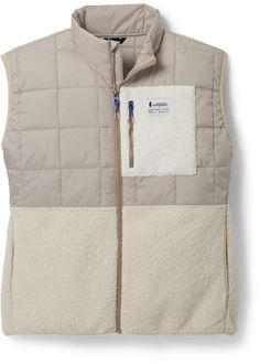 Keeping your core warm and cozy wherever you're headed  the women's Cotopaxi Trico Hybrid insulated vest features quilted insulation and a moisture-shedding shell to keep you moving in comfort. Fleece Vest Women, Insulated Jacket Women, Oatmeal Cream, Types Of Insulation, Fleece Jacket Womens, Rain Jacket Women, Half Zip Sweaters, Fleece Vest, Down Vest