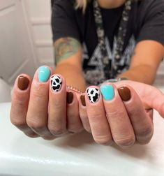 Western Manicure Ideas, Cow Print Nails Ideas, Western Pedicure, Western Dip Nails, Koe Wetzel Nails, Turquoise And Cow Print Nails, Cow Gel Nails, Summer Country Nails, Cowhide Nails