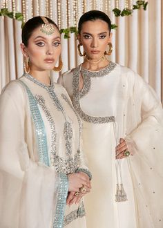 Indian Kurti Designs, Angrakha Style, Simple Hand Embroidery Patterns, Pakistani Dresses Casual, Beautiful Suit, Simple Pakistani Dresses, Bridal Dress Design, Dress Indian Style