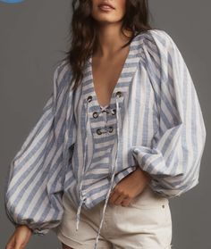 Linen Blouses, Linen Style Fashion, Look Boho Chic, Trendy Shirt Designs, Fashion Top Outfits, Flared Sleeves Top, Fall Clothing, Linen Style, Denim Mini Dress