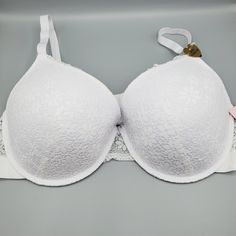 Juicy Couture Sexy Push Up 38dd Bra Under Wire All White Lace Adjustable Straps Elegant White Nursing Bra With Medium Support, White Lace Push-up Bra, White Padded Bra For Party, White Push-up Nursing Bra, Elegant White Stretch Nursing Bra, Padded Underwire White Nursing Bra, White Padded Underwire Nursing Bra, Stretch Lace Bra With Lined Body, White Full Cup Bra With Lined Body