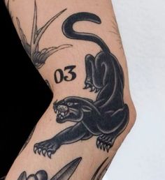 Random Flash Tattoo, American Traditional Tiger, Pieces Aesthetic, American Traditional Flash, Lisa Tattoo, Traditional Panther Tattoo, Black Panther Tattoo, Jaguar Tattoo