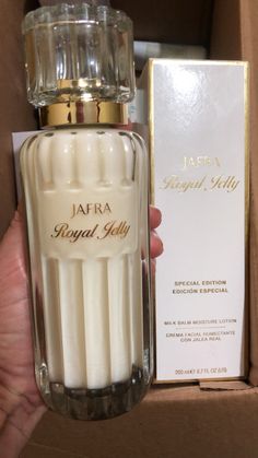 Fragrance Lab, Fragrances Perfume Woman, Perfume Collection Fragrance, Shower Skin Care, Body Smells, Perfume Scents, Royal Jelly, روتين العناية بالبشرة, Perfume Lover