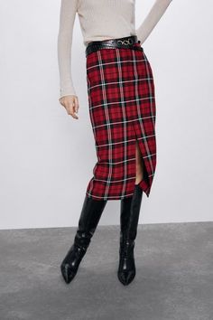 70s Outfits, Plaid Pencil Skirt, Rock Outfit, Minimalist Capsule Wardrobe, Plaid Outfits, Metallic Skirt, Skirt Fits, Mode Inspo