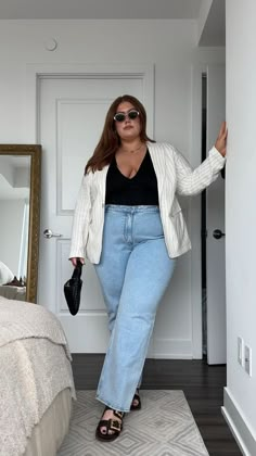 Plus Size Clean Girl Aesthetic, Plus Size Crop Top Outfit, Enby Outfits, Chubby Girl Fashion, Shirred Crop Top, Outfit Edit, Outfit Midsize, Teacher Outfit Ideas, Look Work