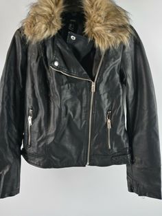 Forever 21 Black Faux Leather zipper Sz S Jacket With Faux Fur Detachable Collar. Good Condition Trendy Faux Leather Jacket With Faux Fur Trim, Trendy Leather Jacket With Faux Fur Trim, Jacket Fluffy, Detachable Collar, Forever 21 Jacket, Edgy Look, Faux Fur Collar, Leather Zipper, Fur Collar