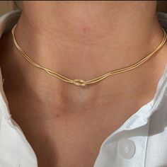 Delicate Gold Chain Necklace, She’ll Necklace, Necklace Knots, Designing Jewelry, Knot Jewelry, Cuban Chain Necklace, Layering Necklaces, Snake Chain Necklace, Herringbone Necklace