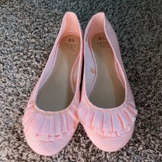 Brand New Women's Light Pink Ballet Style Flats Size 6.5. In Perfect Condition, Never Been Worn Or Used. They're Super Cute But Not My Size #Pinkflats #Ballet #Womensflats #Coquettestyle #Balletshoes Light Pink Flats, Style Flats, Ballet Style, Pink Flats, Ballet Fashion, My Size, Shoes Brand, Loafers For Women, New Woman