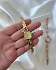 Obsessed with these vintage watches☁️🍒 • • • • Shop link in bio🤍 • • • • • #vintagewatch #vintageinspired #oldmoney #oldmoneyaesthetic #vintagestyle #rarejewelry #vintagewatches #daintywatch #goldwatch #vintageaesthetic #trending #rarefinds Luxury Vintage Jewelry And Watches For Gifts, Bracelet Watch Vintage, Vintage Gold Jewelry And Watches With Bracelet Strap, Vintage Dainty Watch, Vintage Gold Watch Women’s, Girly Christmas Gifts, Rare Jewelry, Vintage Watches Women, Diy Earrings Polymer Clay