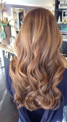 Curls Ideas, Brown Hair With Caramel Highlights, Caramel Hair, Brown Hair With Blonde Highlights, Hair Color Light Brown, Light Hair Color, Hair Color Highlights, Trendy Hair Color