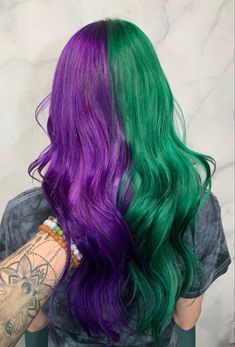 How To Style Split Dyed Hair, Split Hair Color Ideas Purple, Red And Purple Split Dye, Green And Purple Hair Split, Half Green Half Purple Hair, Purple And Green Split Dye, Green And Purple Hair Ideas, Dark Green And Purple Hair, Purple Hair Half