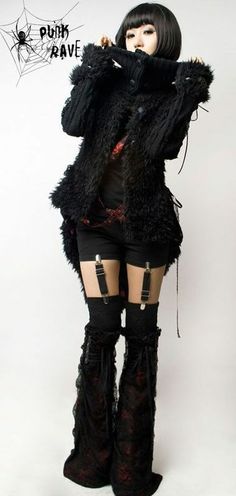 I WANT this coat!!! Vkei Outfits Fem, Vkei Fashion Women, Visual Kei Clothing, Vkei Clothing, Casual Visual Kei, Visual Kei Style, Visual Kei Outfit Ideas, Vkei Fashion, Vkei Outfits