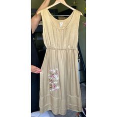 New J. Jill Gold/Beige Tank Dress With Tags. 100% Rayon. Size 16. Unworn With Tags. Brown Tunic, Green Long Sleeve Dress, Maxi Shift Dress, Cozy Sweater Dress, Sleeveless Linen Dress, Linen Tunic Dress, Midi Tank Dress, White Cotton Dress, Tunic Styles