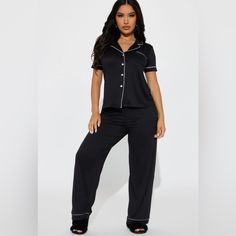 Nwt Fashion Nova Pj Pant Set Black 2 Piece Pj Set Front Pocket Long Pant Stretch Size Large Material: 95% Polyester 5% Spandex Glam Closet, Pj Pant, Cruise Outfits, Fashion Nova Models, Pj Pants, Pant Set, Pj Sets, Lingerie Sleepwear, Long Pants