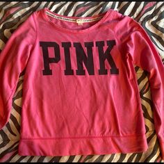 Vs Pink Sweatshirt Size M One Small Flaw Picture Attached Pink Long Sleeve Top With Logo Print, Long Sleeve Pink Top For College, Pink Cropped Hoodie, Victoria Secret Pink Sweatshirts, Vs Pink Hoodie, Victoria Secret Hoodies, Pink Crewneck, Pink Sweatshirt, Pink Hoodie