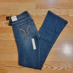 Nwt Hollister Jeans Low Rise - Bootcut Size Is W27 L34 These Are Too Long For Me. Jeans Hollister, Jeans Low Rise, Jeans Low, Hollister Jeans, Jeans Color, Too Long, Colored Jeans, Jeans And Boots, Boot Cut