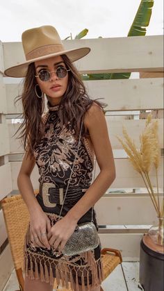 Sequin Fringe Dress, Pearl Fringe, Stile Boho Chic, Crop Top Dress, Coachella Outfit, Gold Dust