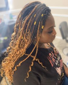 Hair Ideas For Black Women, Dreadlocks Hairstyles, Kanekalon Hair, Hair Yarn, New Natural Hairstyles, Locs Styles