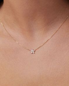 Cute Diamond Necklace, Cute Necklaces Gold, Gold Chain For Girls Simple, Cute Jewelry Aesthetic, Flower Necklace Aesthetic, Simple Jewelry Necklace, Cute Dainty Jewelry, Cute Gold Jewelry, Aesthetic Gold Necklace