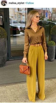 Colour Combinations Fashion, Color Combos Outfit, Color Combinations For Clothes, Yellow Pants, Looks Street Style, Professional Outfits