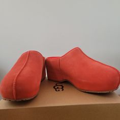 Red Orange Suede Clogs With Fur Lining Ugg Mules, Slipper Shoes Women, Ugg Dakota, Shoes Ugg, Suede Clogs, Clog Heels, Ugg Slippers, Moccasins Slippers, Leather Clogs