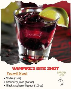 Halloween Shotcuterie, Fun Halloween Shots, Spooky Shots Alcohol, Halloween Mixed Drinks Recipe, Halloween Theme Drinks Alcohol, Sweet Alcoholic Drinks Easy, Themed Alcoholic Drinks, Halloween Theme Drinks, Halloween Drinks Alcohol Cocktails