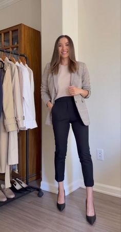 Seminar Outfit Business, Interview Outfit Graduate School, Government Internship Outfit, Business Pro Outfits For Women, Legal Professional Outfits, First Day Of Internship Outfit, Banking Outfits Teller, Mckinsey Consultant Outfit, Dc Internship Outfit