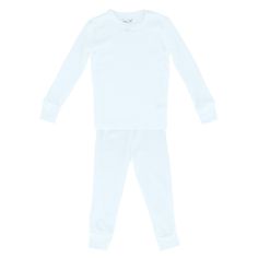 Stay warm all winter long with this long underwear thermal set! It is comfortable for all day wear and has flat seams for easy layering. The soft waffle weave feels great against the skin and it is also tag free for comfort. Made of 60% Cotton, 40% Polyester Waffle Weave, Kids Outfits Girls, Sport Girl, Boy Shorts, Kids Accessories, Stay Warm, Toddler Girl, Fitness Fashion, Layering