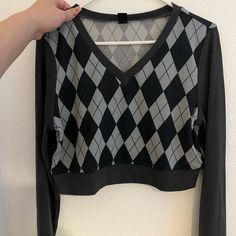 It’s A Plaid Long Sleeve Top That Would Look Good With Jeans Or A White Shirt Alone Or Whatever You Want To Pair It With! Also Very Nice Material V-neck Top With Argyle Pattern For Fall, Fall V-neck Top With Argyle Pattern, Fall Argyle V-neck Top, Plain Crop Tops, Crop Top Long Sleeve, Crop Top Long, Long Crop Top, Long Sleeve Crop Top, White Shirt