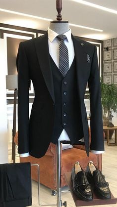 Black Suits For Men, 3 Piece Suit Men, Reception Suits, Wedding Suits Men Black, Lapel Wedding, Formal Suits Men, Stylish Mens Suits, Black Suit Men, Black Suit Wedding