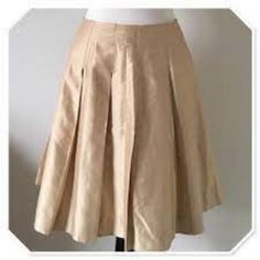 Banana Republic 100% Silk Shantung Soft Pleated Midi Skater Skirt New With Tags Fully Lined Pleated Details Hidden Side Zipper Color: Soft Champagne Gold Mint Condition Smoke Free Pet Free Home Msrp $198.00 Questions? Leave A Comment Below! Midi Skater Skirt, Lined Skirt, Champagne Gold, Women Skirts Midi, Skater Skirt, Side Zipper, Mint Condition, Banana Republic, Midi Skirt