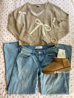 fall outfit inspo Thrift Clothes, Outfit With Uggs, Island Outfit, College Fits, Thrifted Outfits, Fits Inspo, Fall Fits, School Fits, Jewelry Outfit