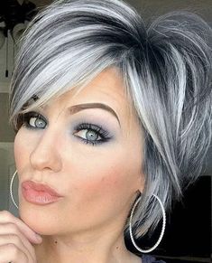 Grey Hair Transformation, Short Silver Hair, Gorgeous Gray Hair, Grey Hair Inspiration, Gray Hair Cuts, Silver Grey Hair, Short Grey Hair, Blending Gray Hair