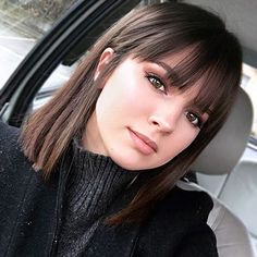 Ya sea en un bob, en un long bob o en un lob, cualquiera de estos 3 cortes son ideales para que tu cabello lacio y corto tenga un toque más elegante y glamuroso. Long Bob With Bangs, Trendy We Fryzurach, Dunner Wordend Haar, Long Bobs, Bob Hairstyles With Bangs, Long Bob Haircuts, Hair 2018, Short Straight Hair, Long Bob Hairstyles