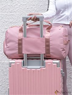 BirdinBag - Stylish Pink Travel Bag ÃÂ¢ÃÂÃÂ Ideal for Business Trips and Sports Practical Pink Shoulder Bag For Daily Use, Practical Pink Shoulder Bag For Everyday Use, Practical Pink Bag For Everyday Use, Practical Pink Bag For Daily Use, Pink Duffle Bag Satchel For Travel, Tote Bag With Luggage Sleeve For Travel, Large Capacity Pink Travel Bag, Versatile Rectangular Bags For Outdoor Activities, Sporty Rectangular Travel Satchel