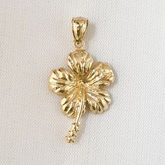 14K Yellow Gold Hawaiian Hibiscus Plumeria Flower Pendant This Pendant is crafted from Solid 14K Yellow Gold and comes Polished-finish. Dimension is 5/8 in x 1.0 in (15 mm x 25 mm). The measurement is not including the bale. Weight Approx. is 2.70g Material  14K Yellow Gold Metal Type 14K Yellow Gold The quality is excellent. A perfect gift. Hibiscus Jewelry, Hawaiian Hibiscus, Jewelry Accessories Ideas, Dope Jewelry, Jewelry Lookbook, Flower Jewelry, Girly Jewelry, Jewelry Inspo, Dream Jewelry