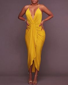 Halter Crisscross Backless Ruched Party Dress – verytown Pleated Pattern, Robes Glamour, Party Maxi Dress, Maxi Dress Online, Maxi Dress Party, Prom Party, Classy Dress, Halter Neck, Look Fashion